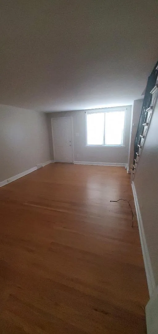 3 bed, 1152 sqft, $1,900 — Photo 1