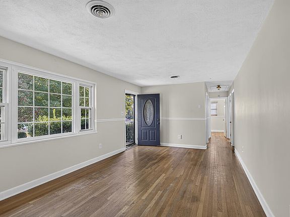 4th image of 416 Sherwood Rd