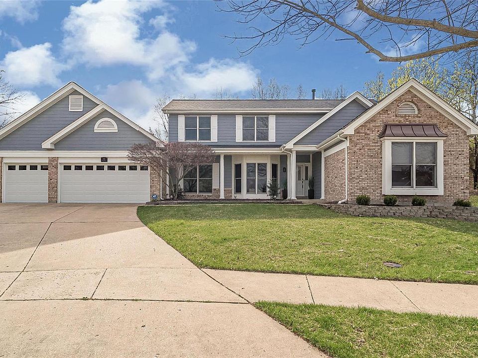2nd image of 325 Berry Brook Ct