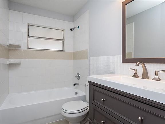 4th image of 548 El Dorado Way