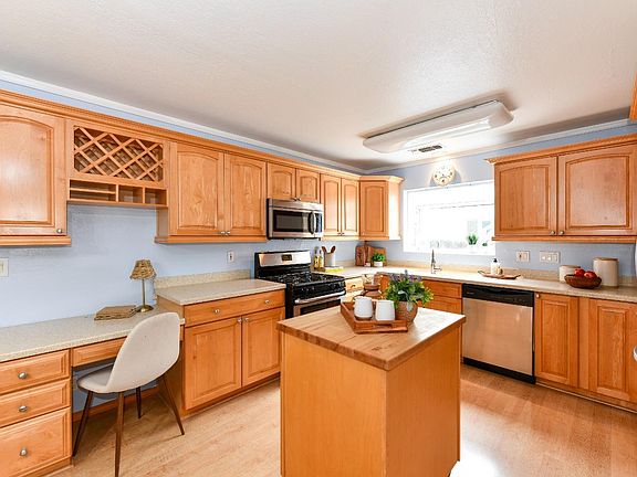 4th image of 3732 Jefferson Street