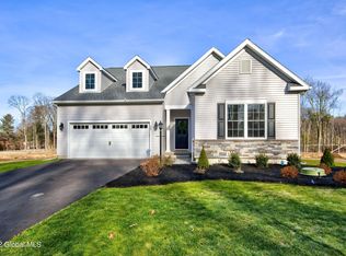 12 Fairmont Dr, Clifton Park, NY 12065