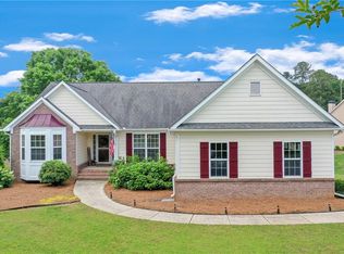 31 Downing St, Hoschton, GA 30548