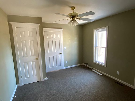 5th image of 302 Akron St NE