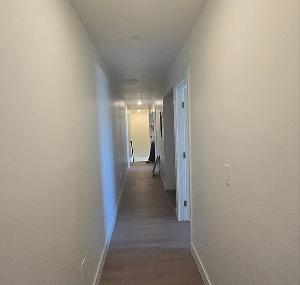 33(835E) — Photo 12