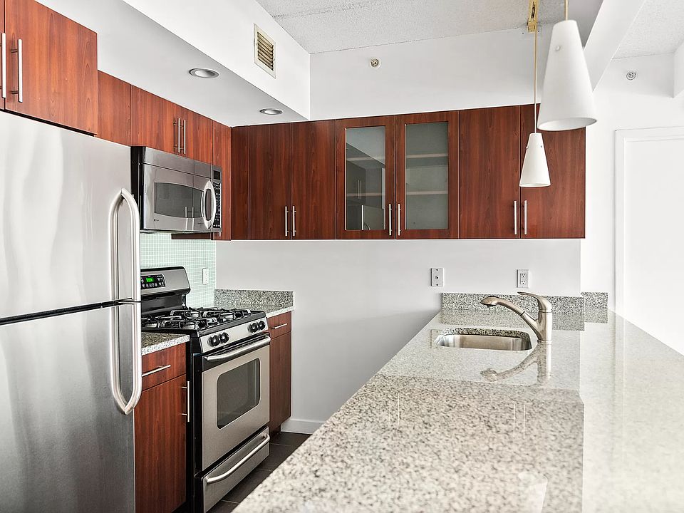 1st image of 555 W 23rd St APT N10f
