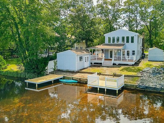 2nd image of 3614 Lakeside Dr