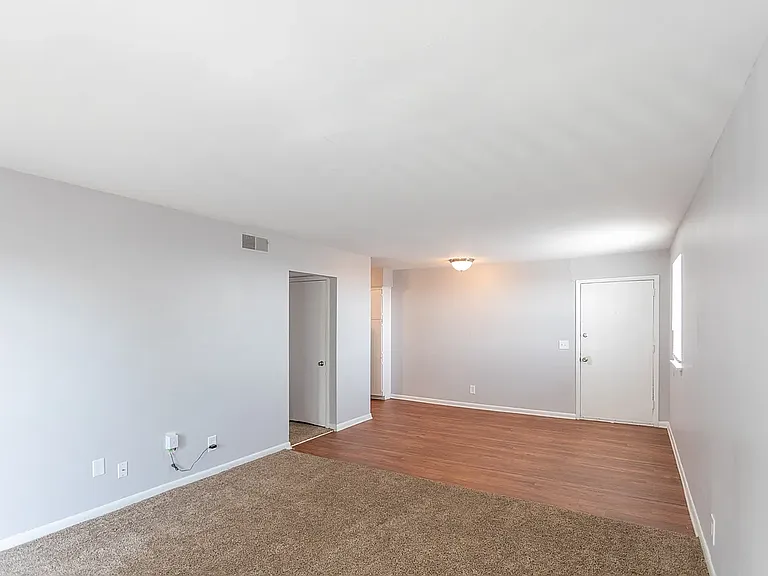 Highland Ridge Apartments — Photo 10