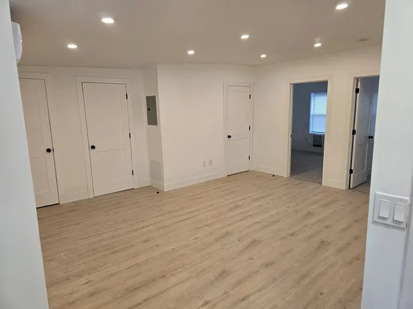 31 Van Zandt St #2, Albany, NY 12207