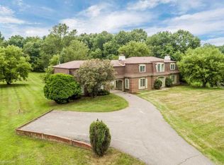 445 Mack Rd, Leonard, MI 48367