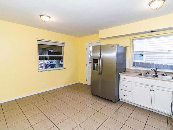 5th image of 6966 Lansdowne Ave