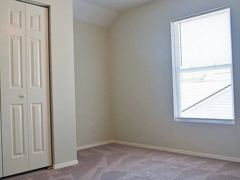 412 Bellegrove Dr — Photo 14