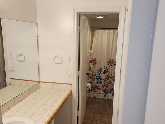 5th image of 959 SE 2nd Avenue #134