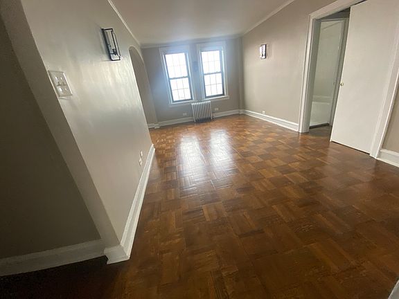 3rd image of 1209 W Sherwin Ave #800