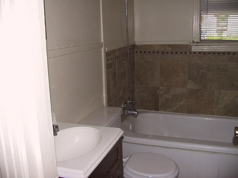 1913 E Rancier Ave — Photo 5