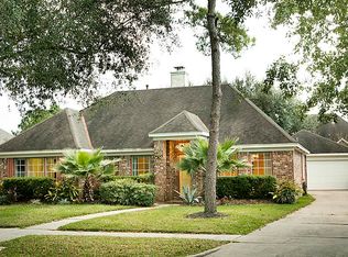 2029 Barrington Pointe Dr, League City, TX 77573