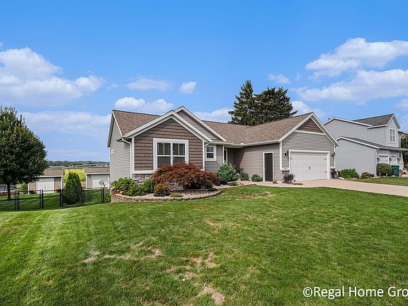 3rd image of 7267 Blue Jay Dr