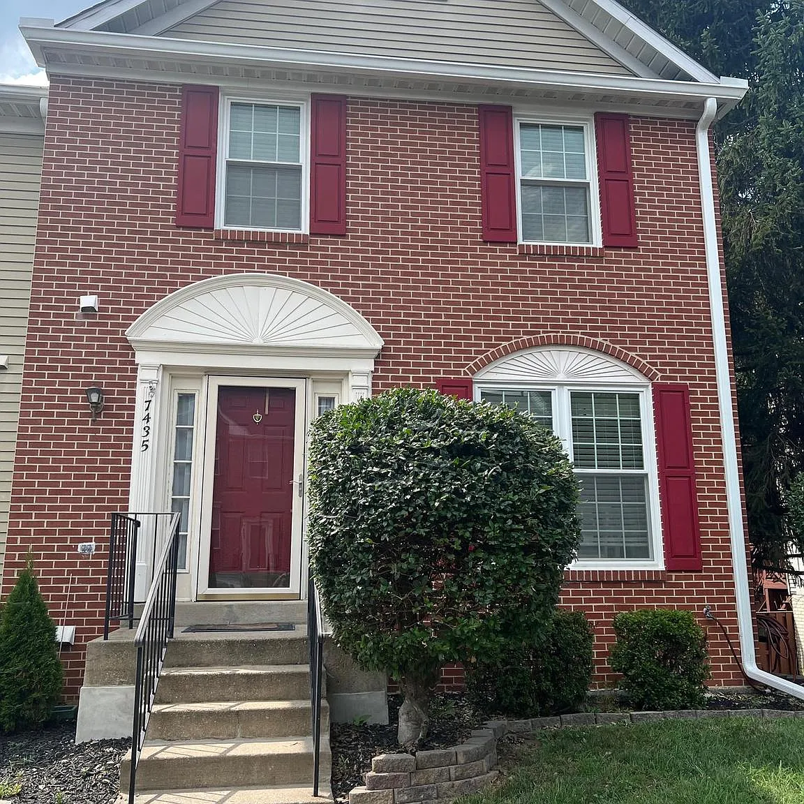 3 bed, 3.5 bath, 2021 sqft, $3,490 — Photo 1