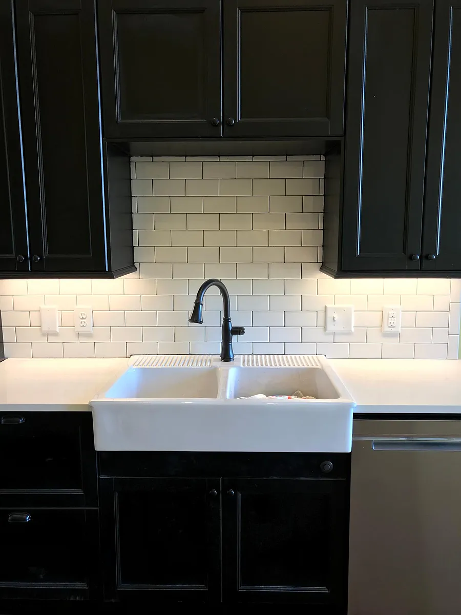 Building Photo - 126 E Innes St #110