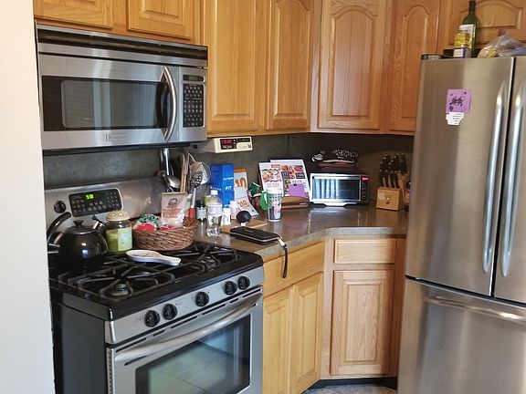 2nd image of 250 Willard Ave Floor 1