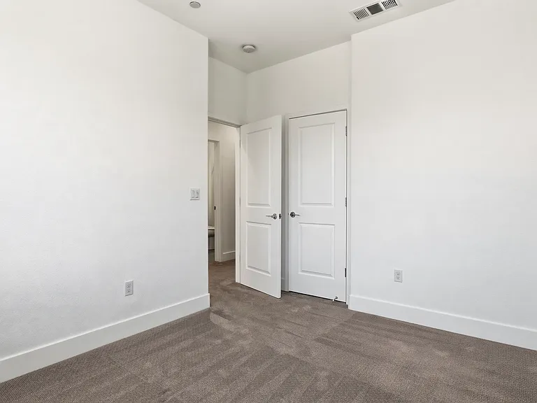 1475 Latitudes Way — Photo 21