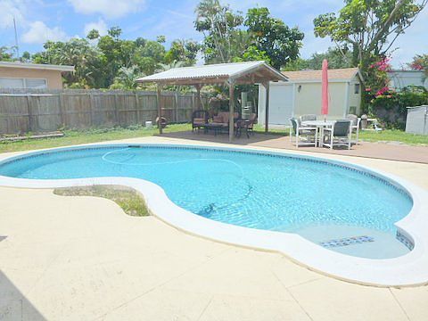 3rd image of 3741 NW 11th St