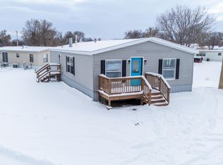 907 N Frontier Trl, Mandan, ND 58554