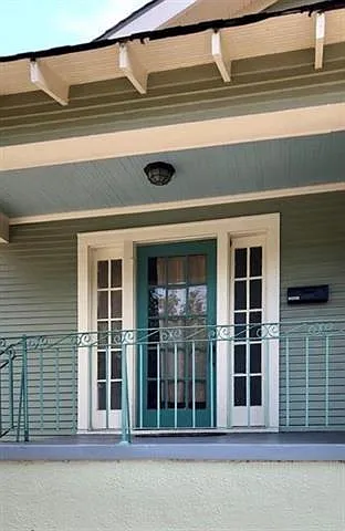 2320 Coliseum St #1 — Photo 1
