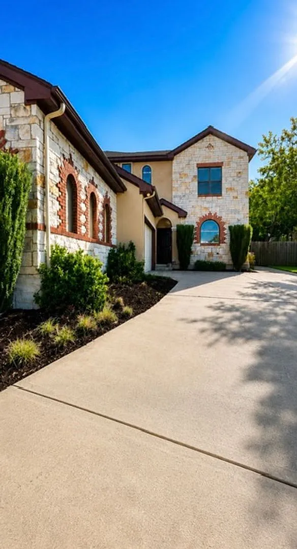 1405 Delsie Dr #B, Lakeway, Texas 78734 — Photo 1