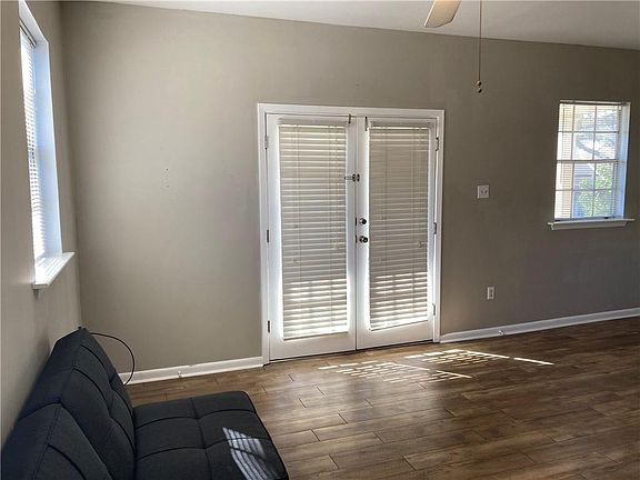 3rd image of 739 Leontine St #739