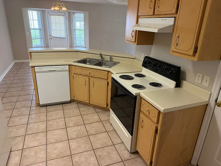 302 Windridge Dr — Photo 8