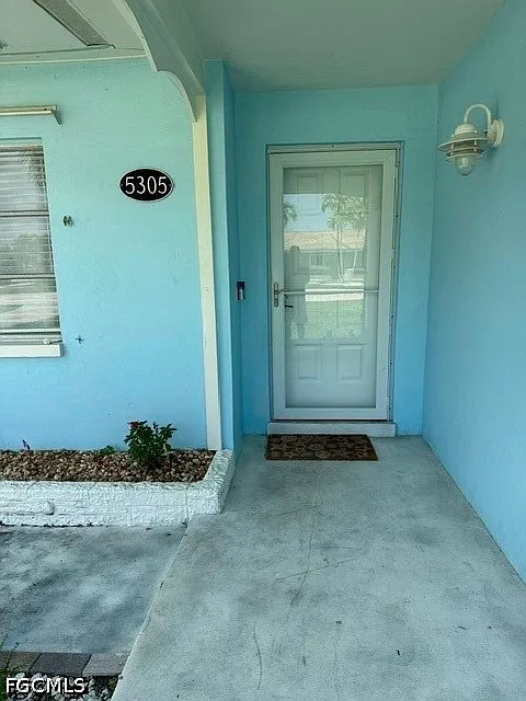 3 bed, 1.5 bath, 1300 sqft, $2,750 — Photo 2