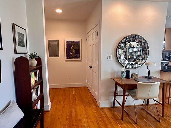 5th image of 2901 16th St NW APT 201