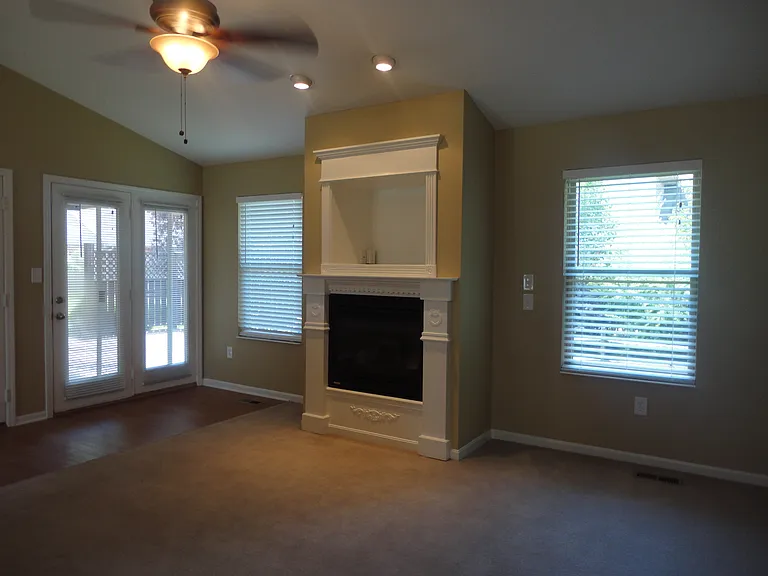 3358 Village Dr — Photo 5