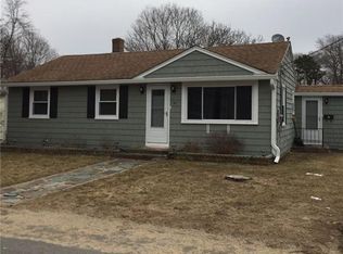 41 Windsor Park Dr, Coventry, RI 02816
