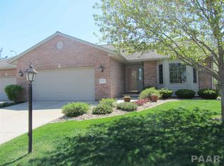 10403 N Pheasant Ln, Peoria, IL 61615