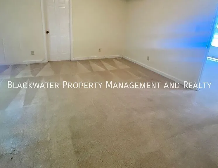 5 W Princeton Cir #4 — Photo 5