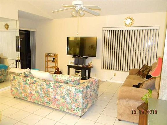 2nd image of 113 Via De Casas Norte #113