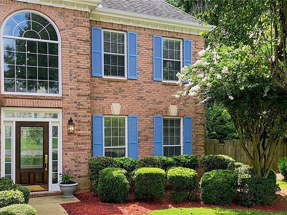 3rd image of 450 Elgaen Ct