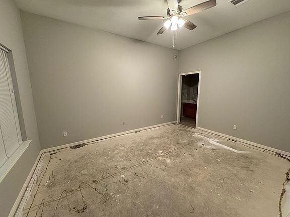 2nd image of 500-502 Shady Park Trl