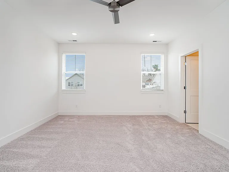 728 Caraway Ln — Photo 8
