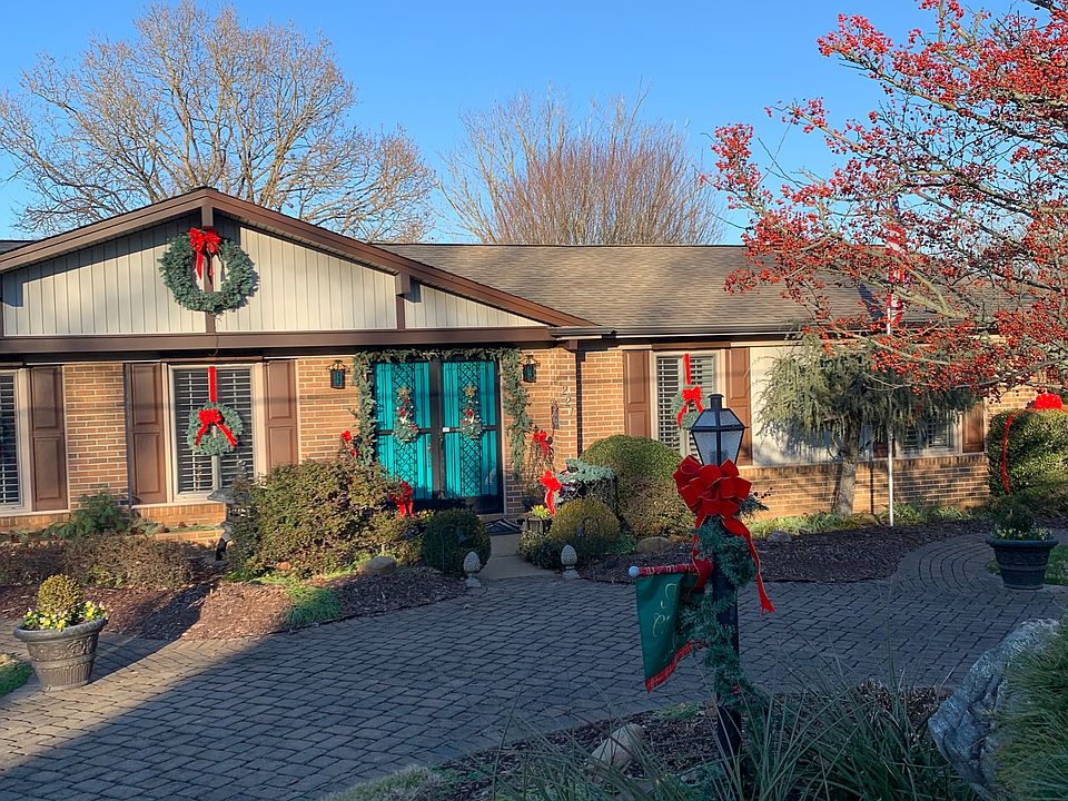 2nd image of 221 Coralwood Dr