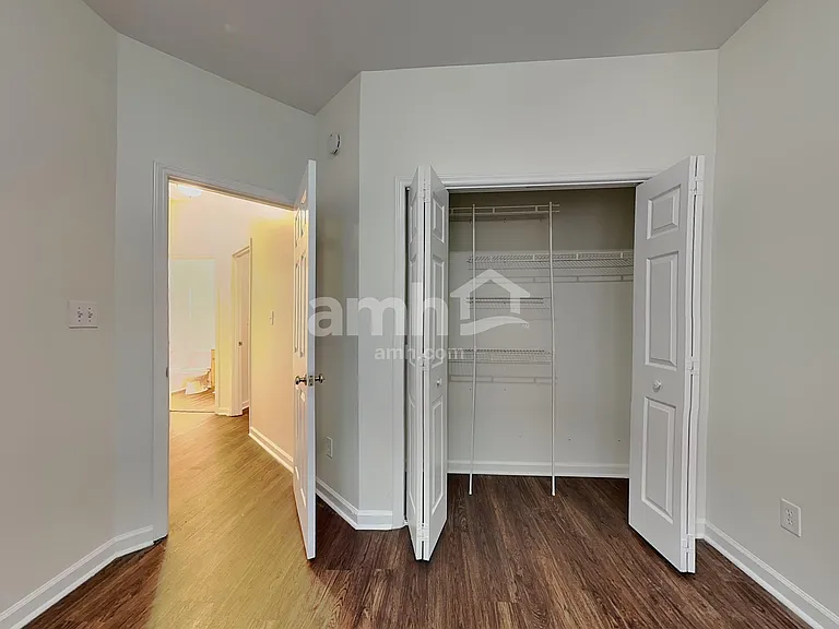 102 Selsey Dr — Photo 17