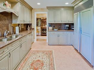 9034 Little Mountain Rd, Kirtland Hills, OH 44060