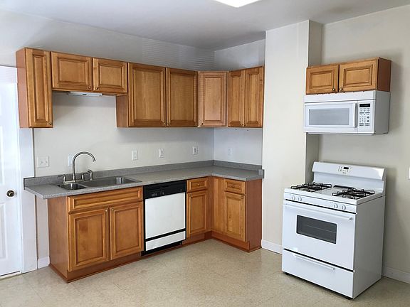 2nd image of 29 Cotton St