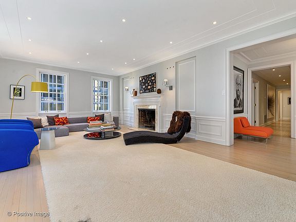 5th image of 233 E Walton Pl #6