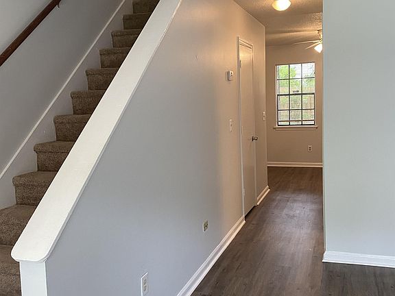3rd image of 113C Timber Ln #1