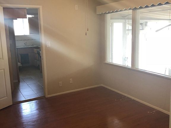 4th image of 11158 Lynrose St