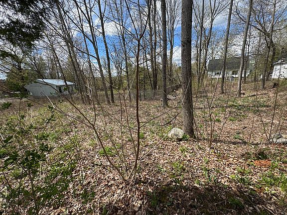 3rd image of 14 Priest Hill Road
