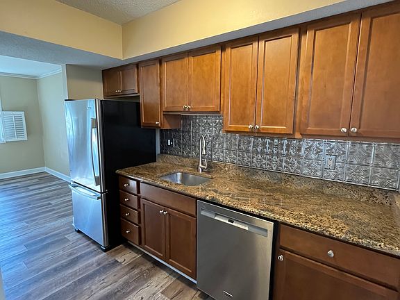 2nd image of 9066 W Swan Cir